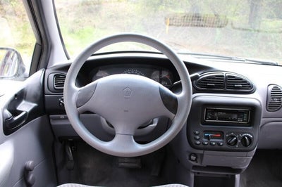 1999 Dodge Caravan Base