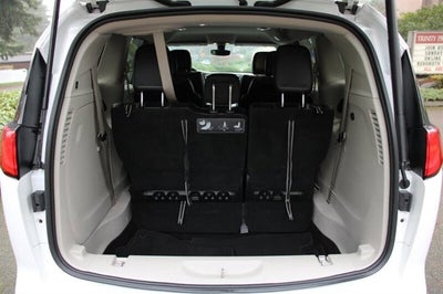 2020 Chrysler Voyager LXI